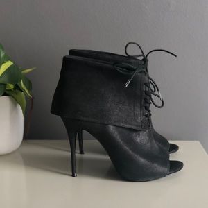 Elizabeth and James E-Lizzy Bootie, 7 1/2